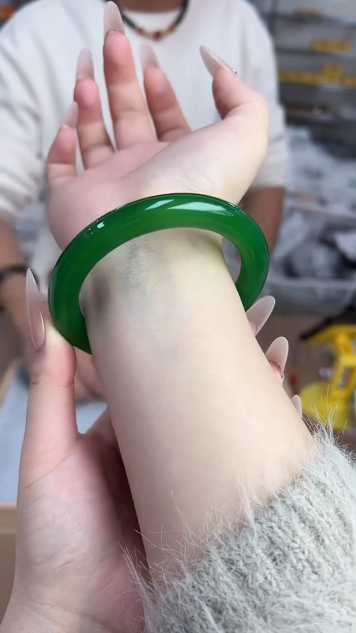 【闪购商品】玛瑙/玉髓手镯未镶嵌玛瑙