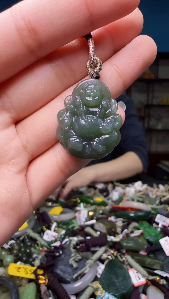 颈饰未镶嵌和田玉1