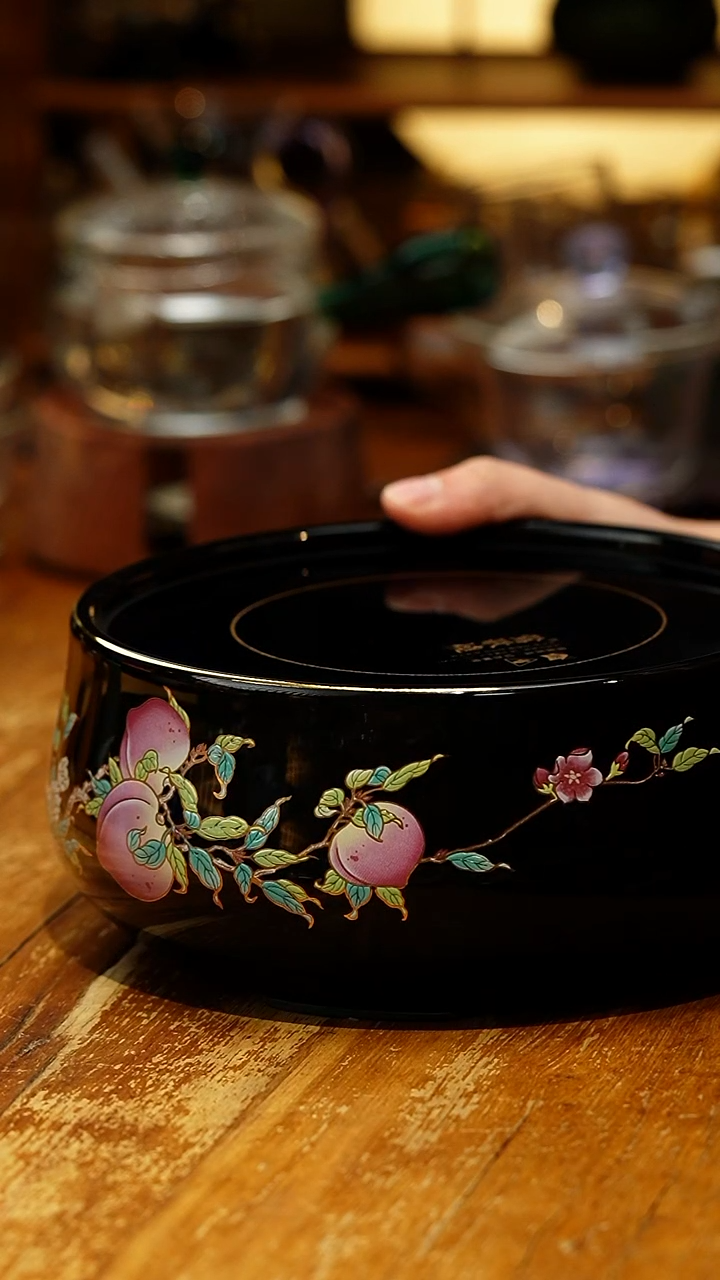 【闪购商品】莺歌烧/五桃献寿亮光黑地炉