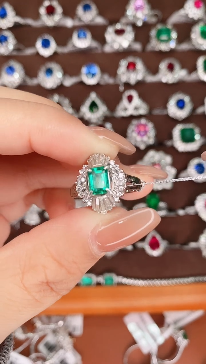 【闪购商品】祖母绿戒指铂Pt900镶嵌1