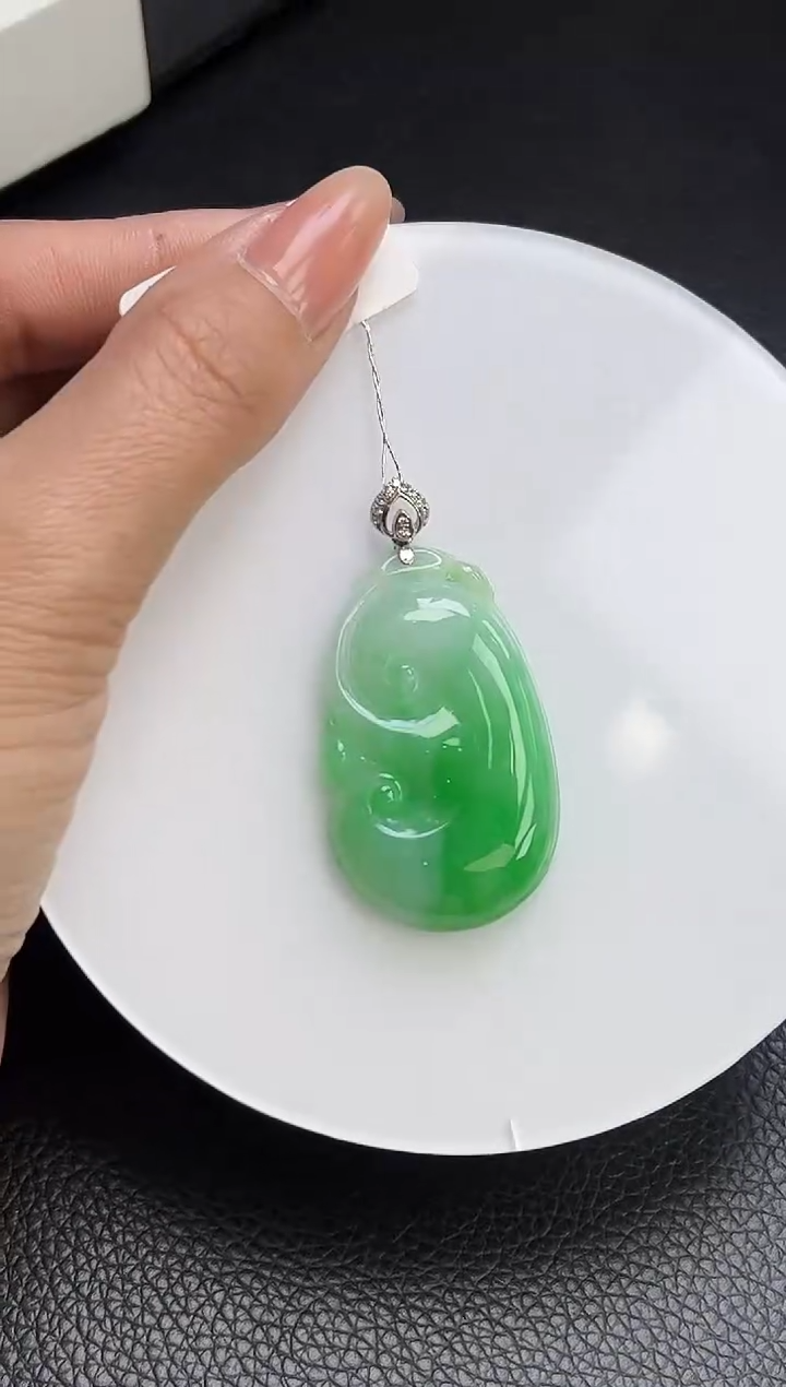 【闪购商品】翡翠颈饰18K金镶嵌YM1015-7 如意