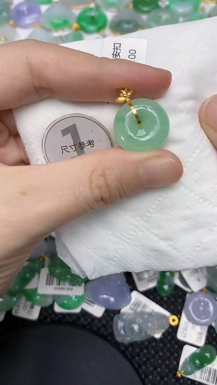 颈饰18K金镶嵌翡翠111111111
