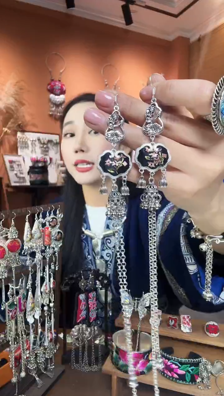 【闪购商品】刺绣纯手工民族风耳环