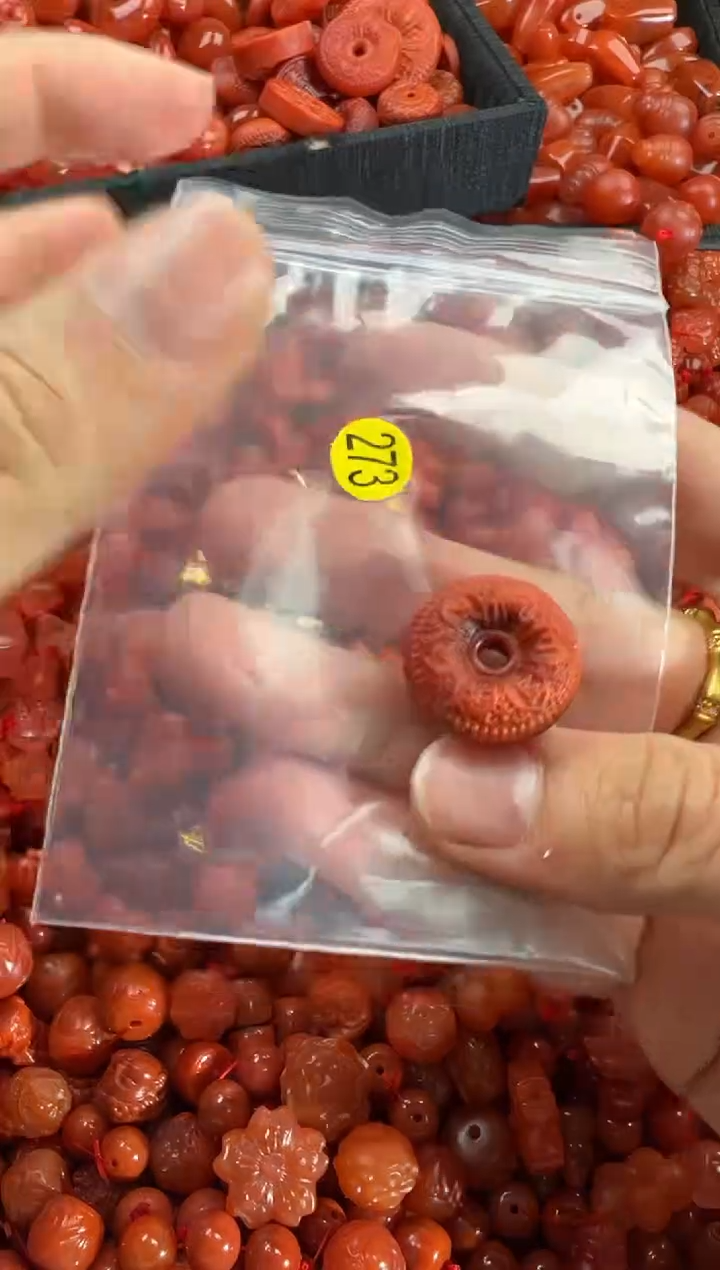 【闪购商品】南红玛瑙颈饰未镶嵌1