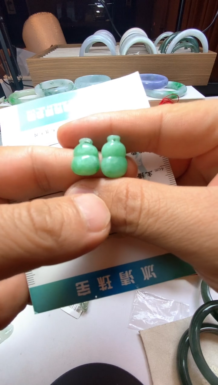 【闪购商品】翡翠颈饰未镶嵌葫芦