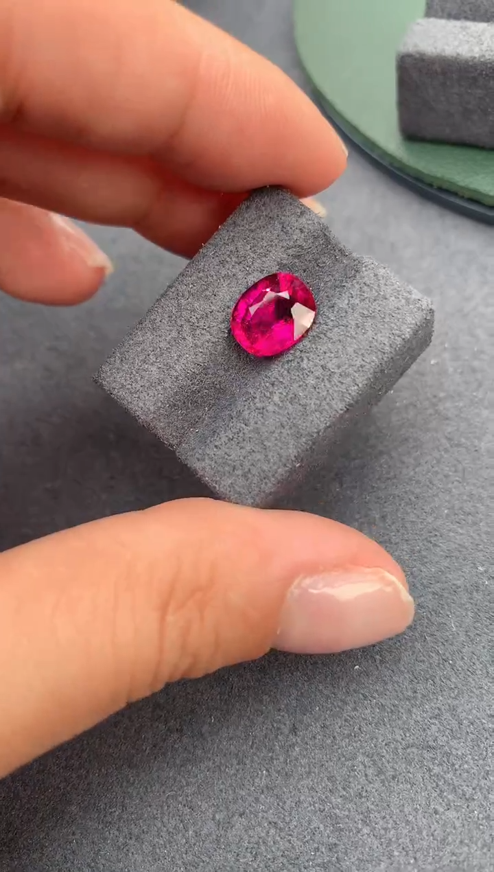 【闪购商品】碧玺裸石未镶嵌2.3ct卢比莱