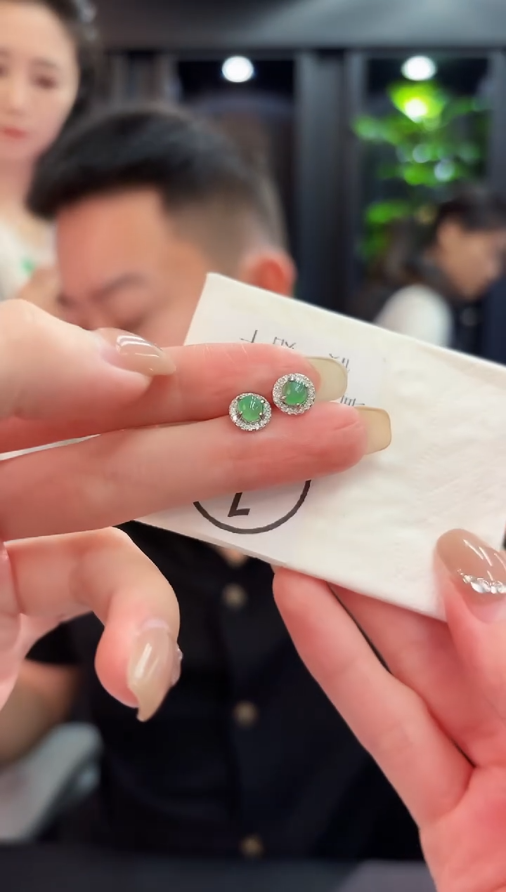 未镶嵌翡翠耳饰缅料A货/多样性发货/一件