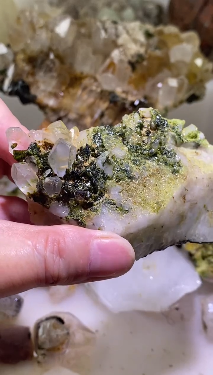 未镶嵌珠宝半成品水晶83号170g四川美姑超七花园水晶