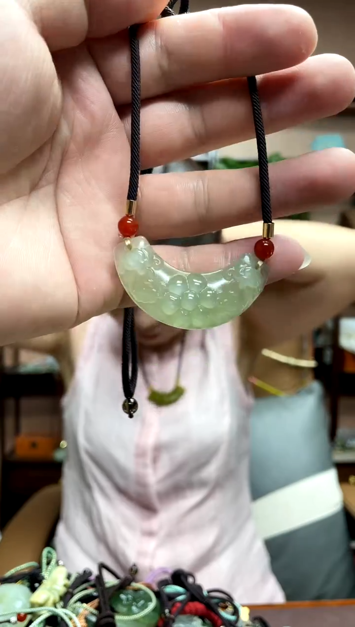 岫玉未镶嵌吊坠·1