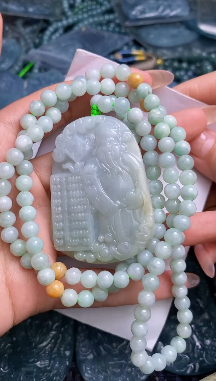 【闪购商品】翡翠颈饰未镶嵌          