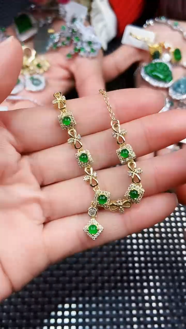 【闪购商品】翡翠颈饰未镶嵌11111111