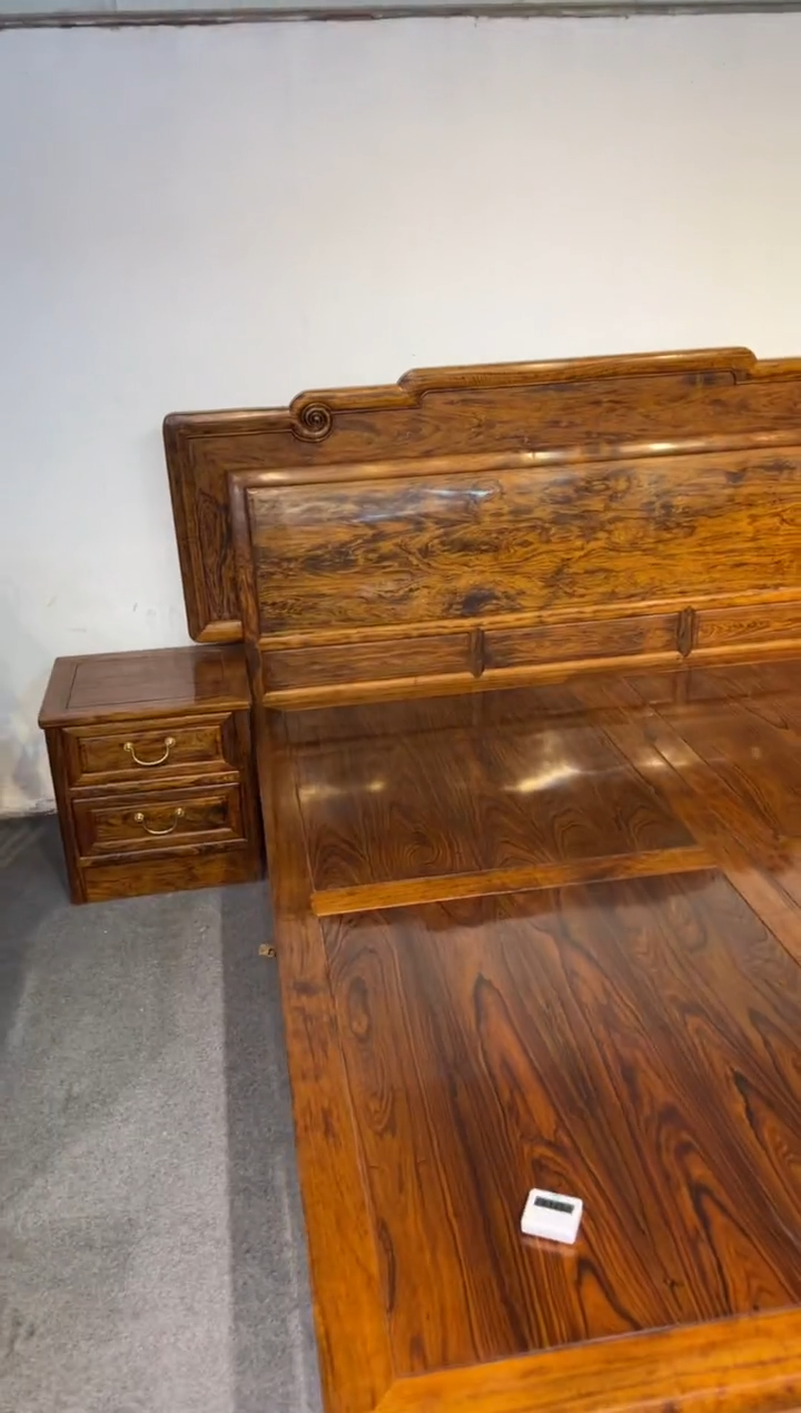 【闪购商品】花梨木类木雕双人床