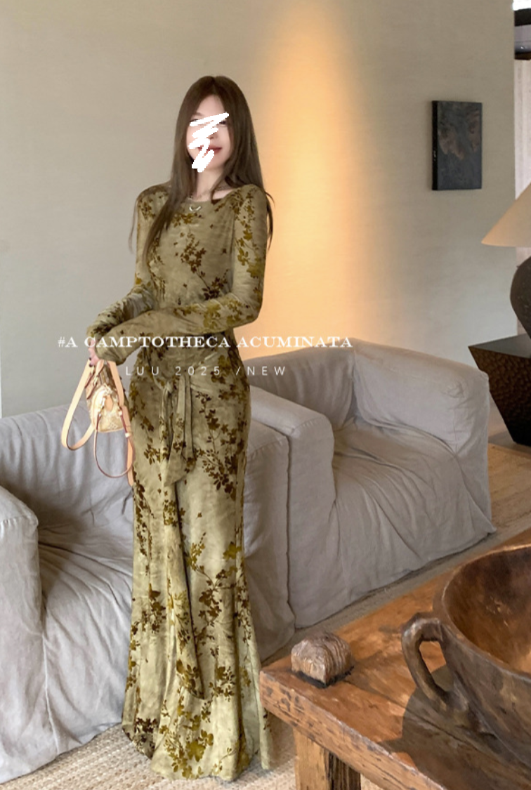 【金枝玉叶】植绒印花长袖连衣裙女秋冬修身内搭设计感鱼尾裙3402#