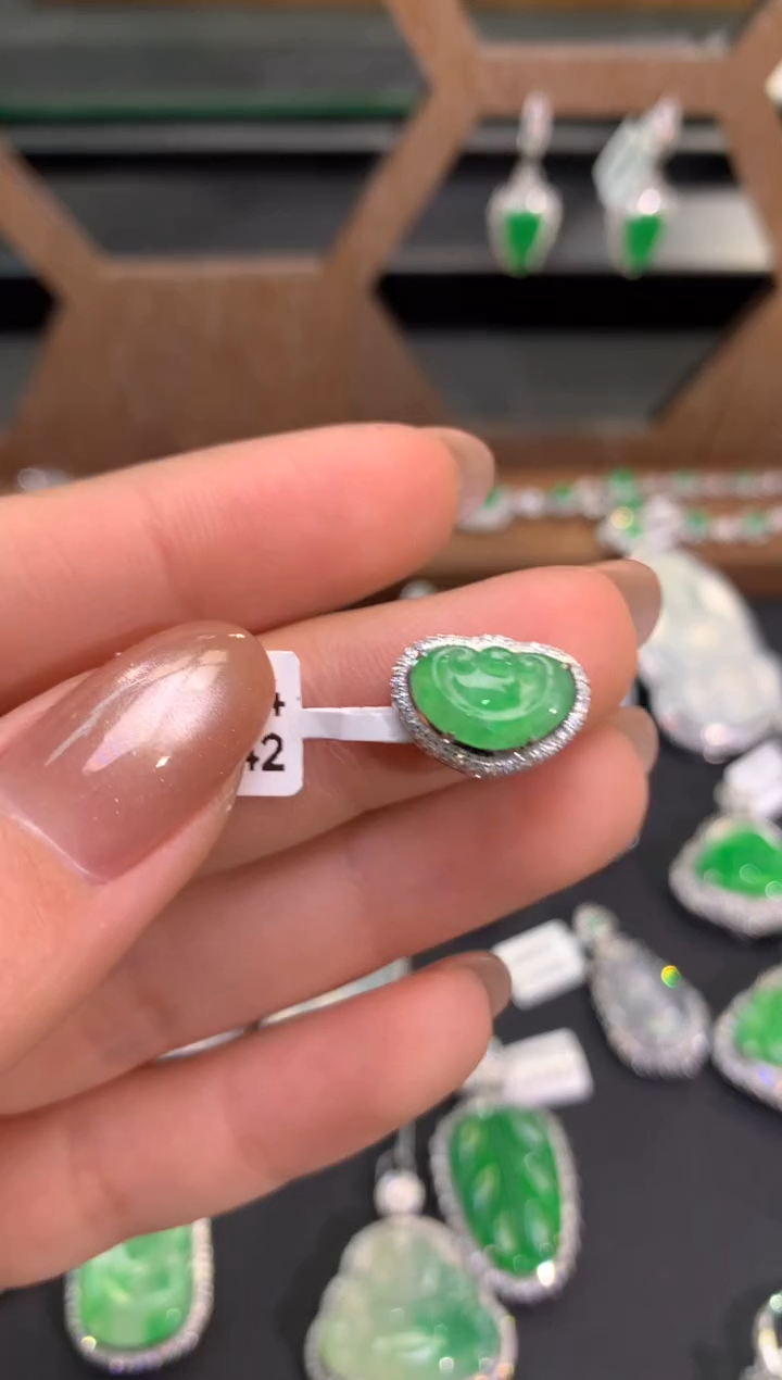 【闪购商品】翡翠吊坠(不含链)18K金镶嵌吊坠