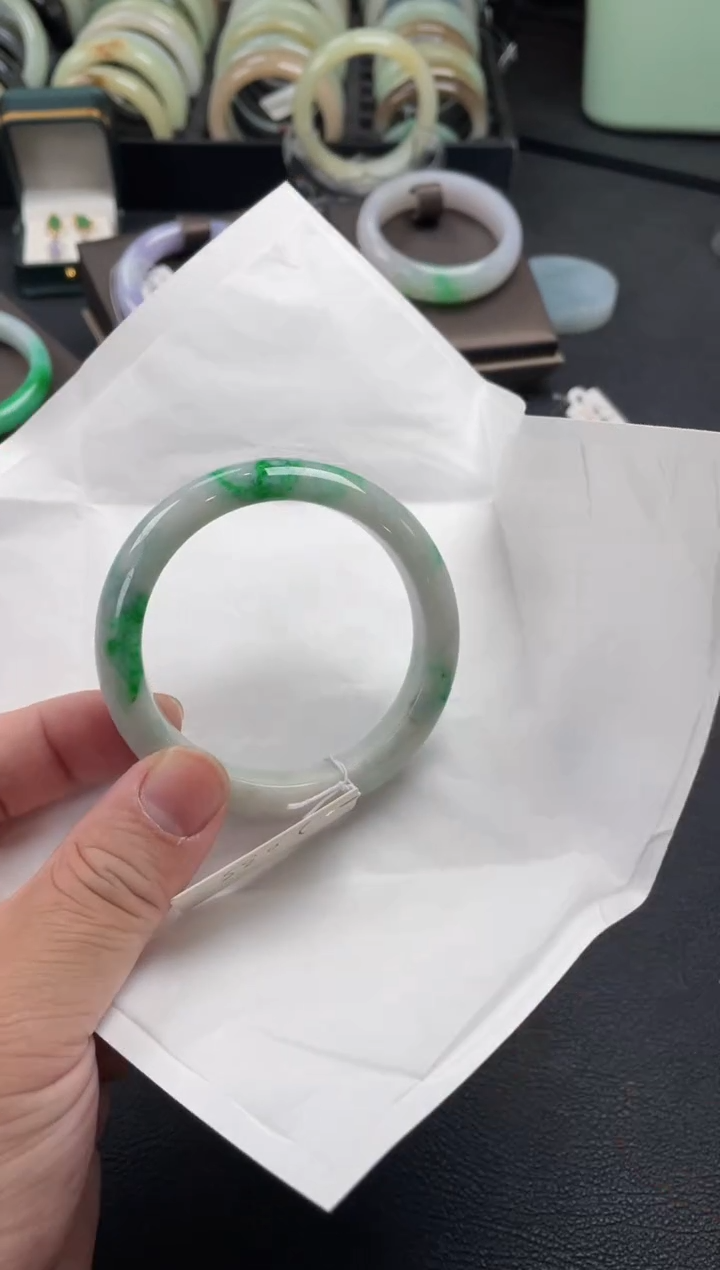 【闪购商品】翡翠手镯未镶嵌55.8正圈