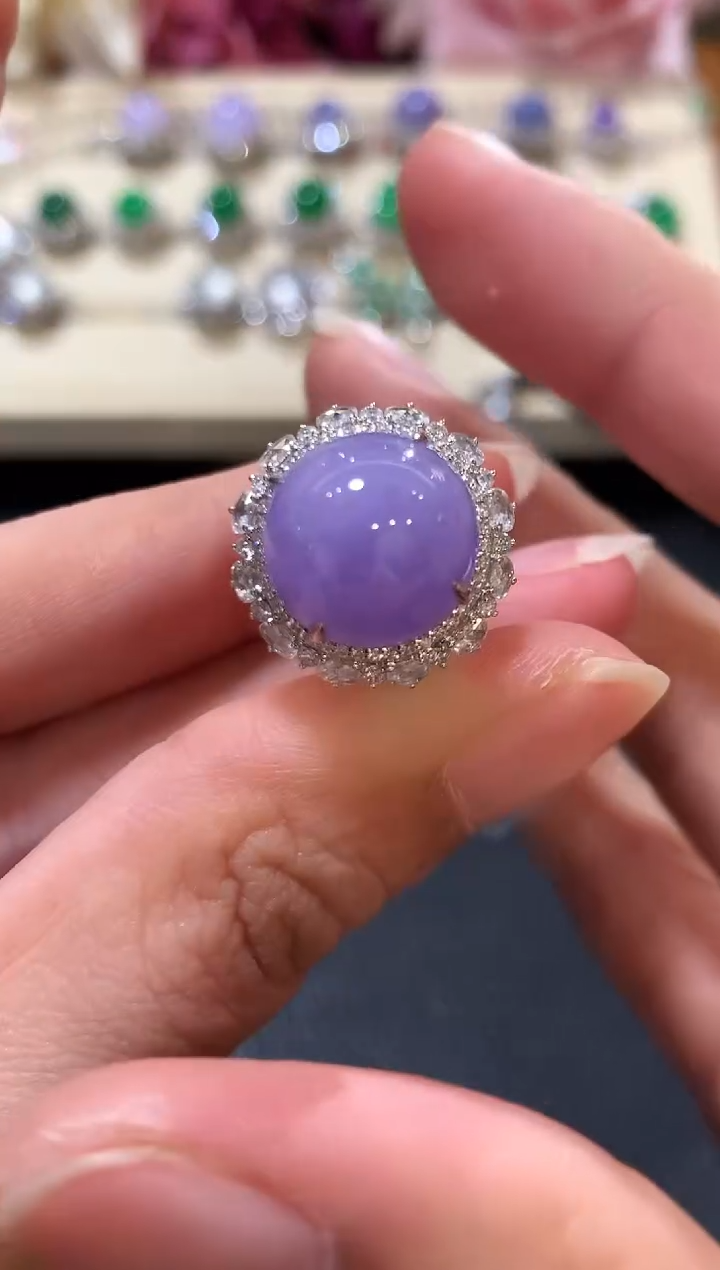 18K金镶嵌戒指翡翠z129 紫色有色差