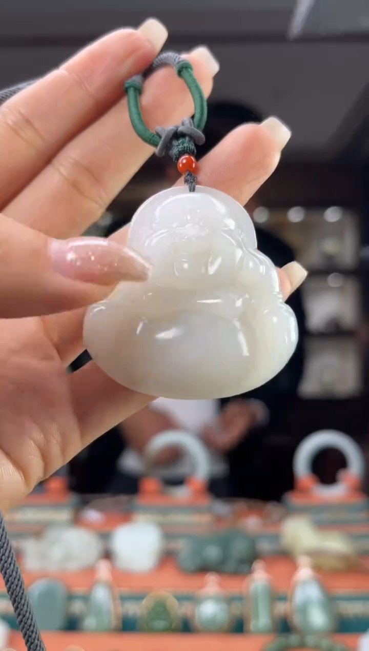 颈饰未镶嵌和田玉佩佩