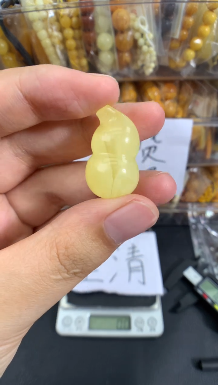 蜜蜡未镶嵌珠宝奇石1