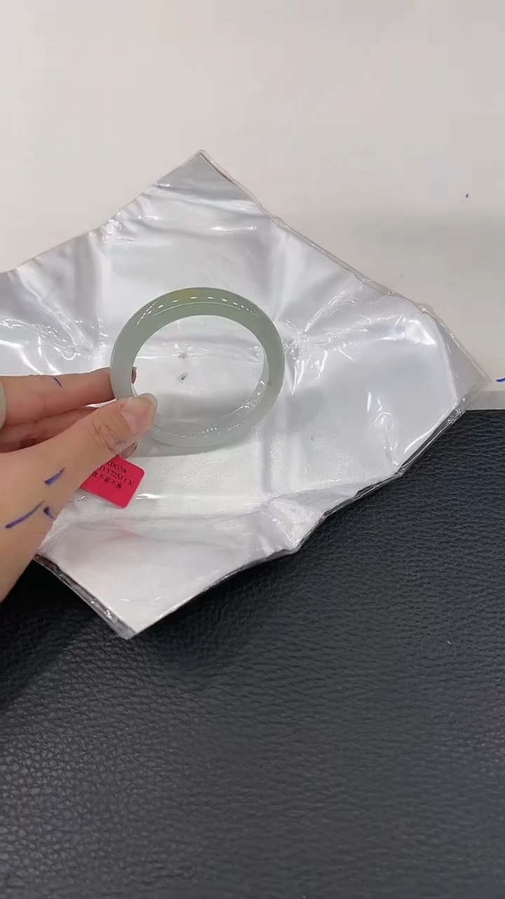 【闪购商品】翡翠手镯未镶嵌手镯