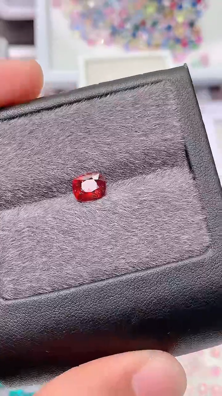 【闪购商品】尖晶石裸石未镶嵌钒尖晶1.4