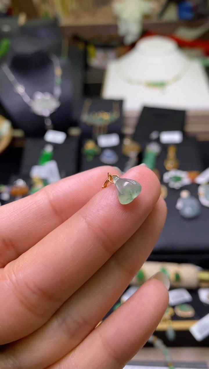 【闪购商品】翡翠颈饰18K金镶嵌净货17911