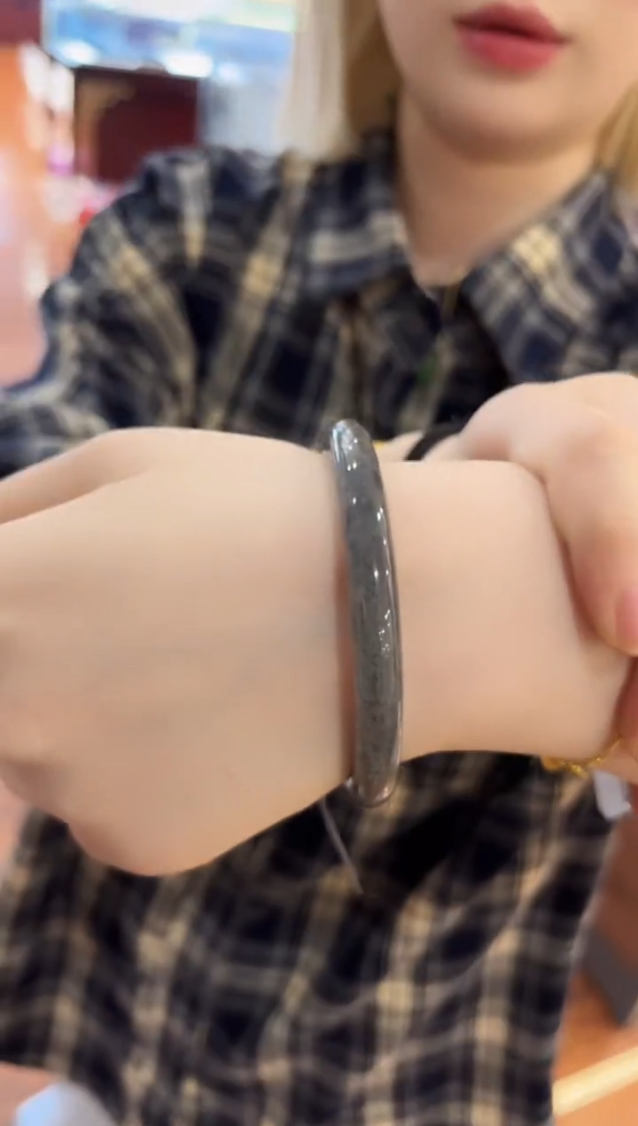 【闪购商品】和田玉手镯未镶嵌SH2228 多样性发其一