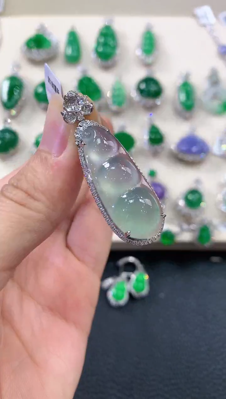 【闪购商品】翡翠吊坠(不含链)18K金镶嵌D65   