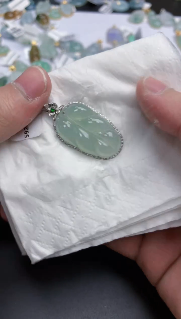 【闪购商品】翡翠颈饰18K金镶嵌天然缅甸翡翠A货