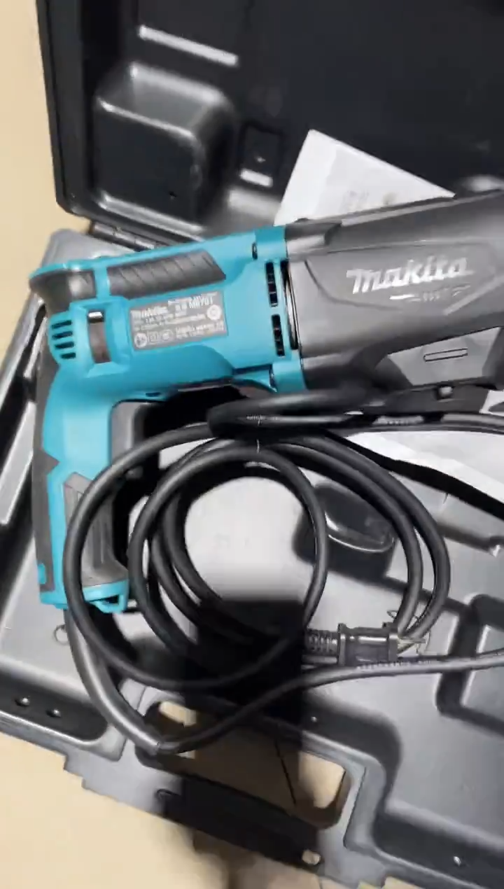 牧田M8701B电锤（26MM 3功能）塑料箱 （1：3）