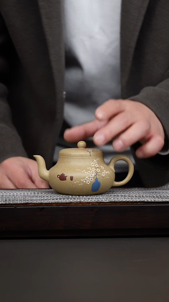 茶壶紫砂五彩段泥绘君德