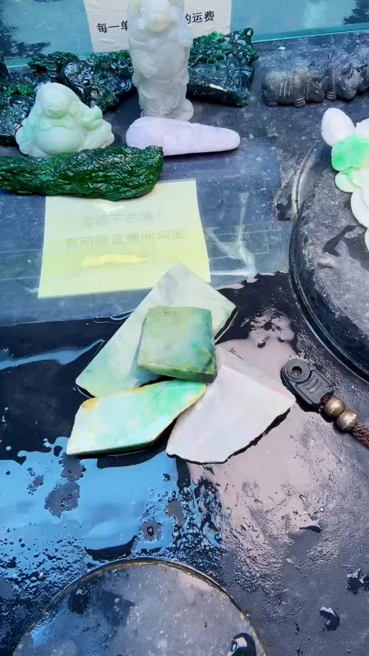 翡翠挂件未镶嵌天然翡翠091