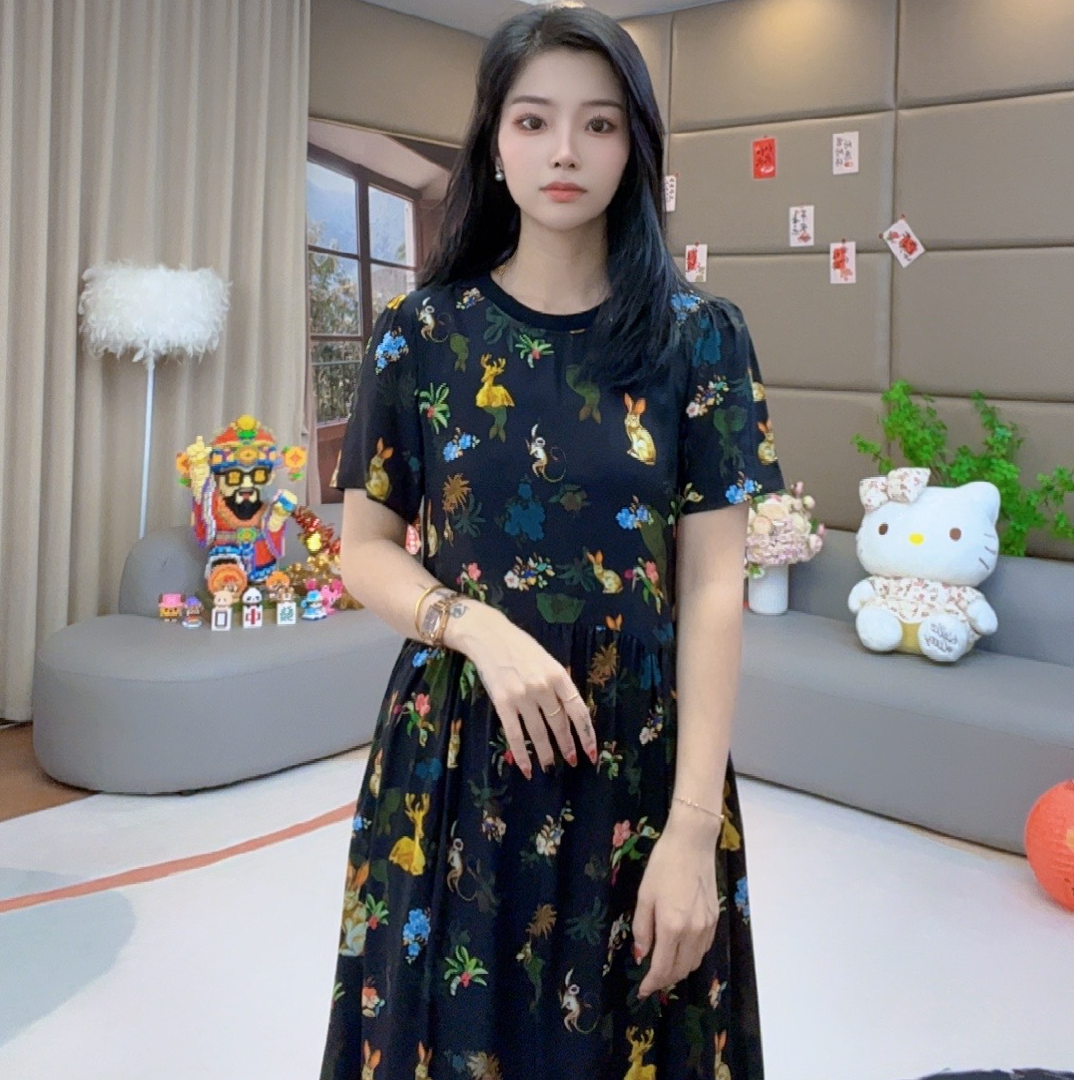 《雯雯心选》“瑞兔短款”真丝连衣裙气质时尚圆领甜美90210