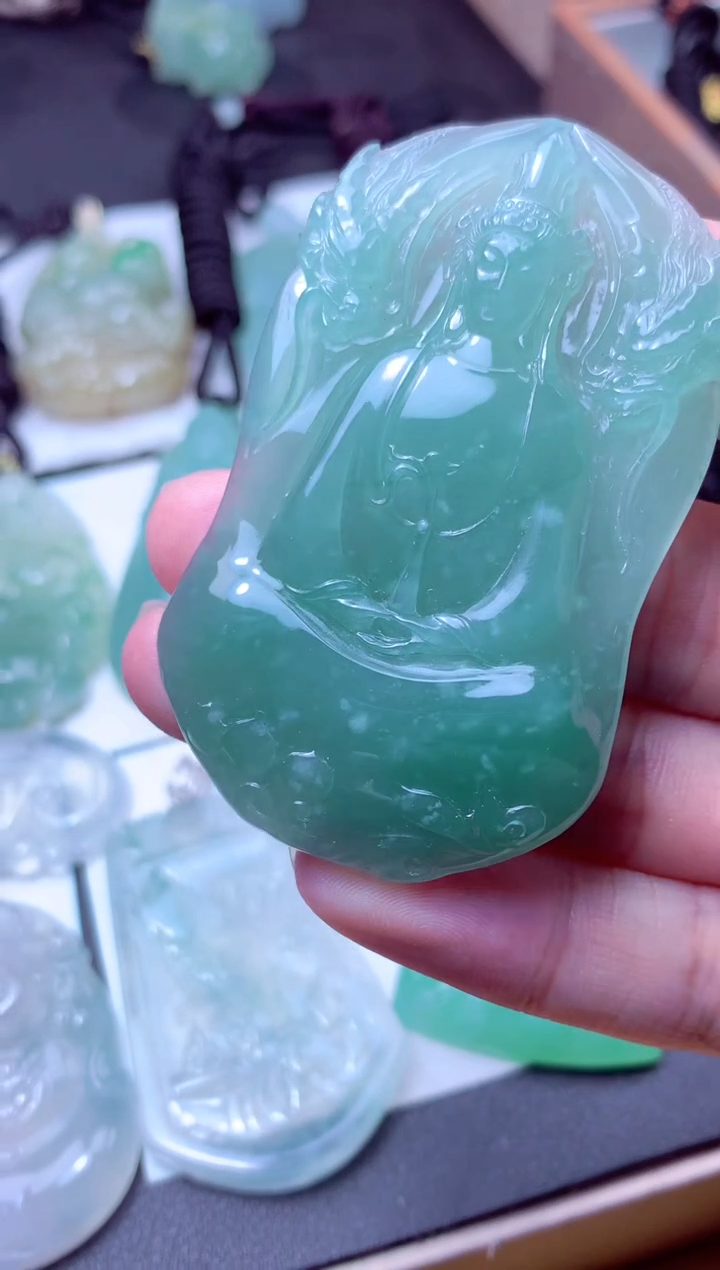 颈饰未镶嵌翡翠天然A货翡翠