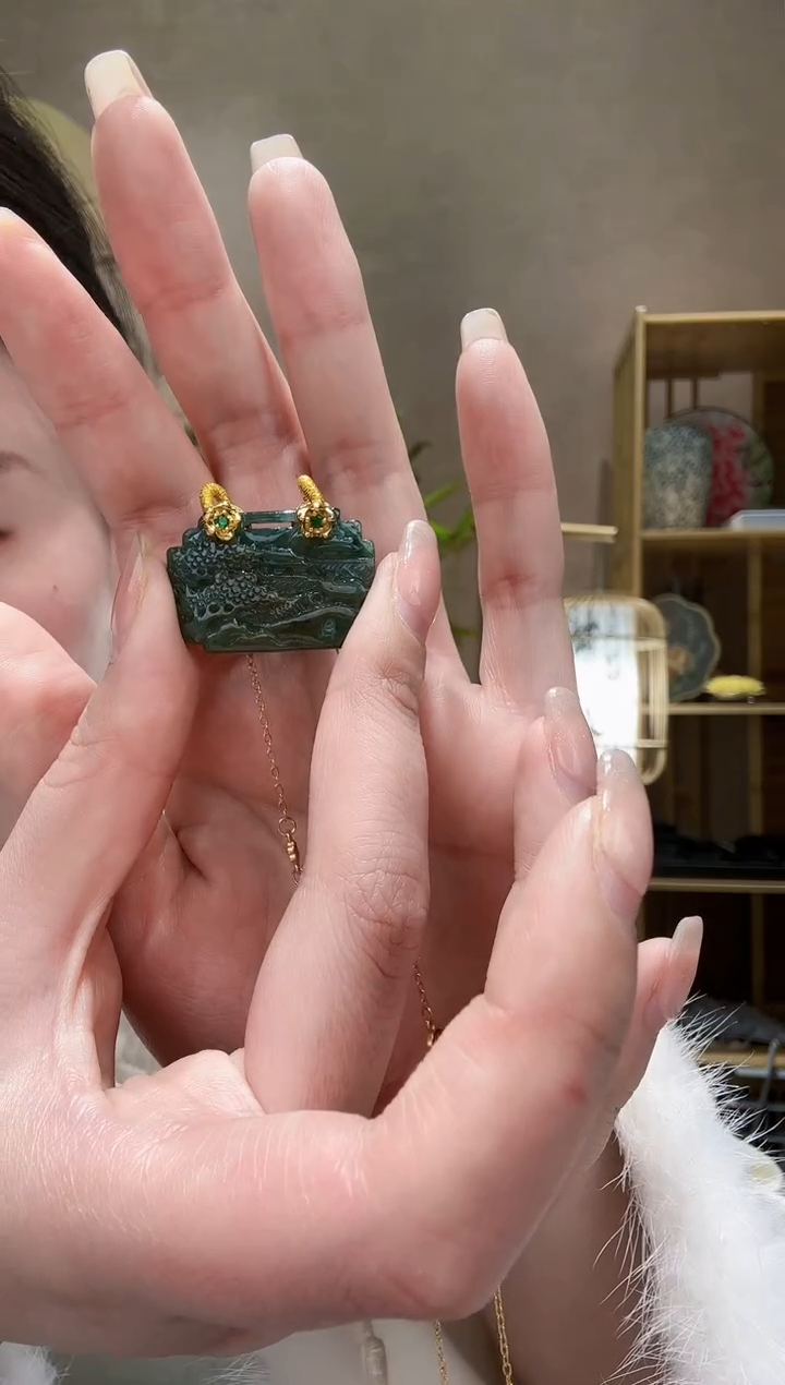 【闪购商品】翡翠颈饰未镶嵌吊坠