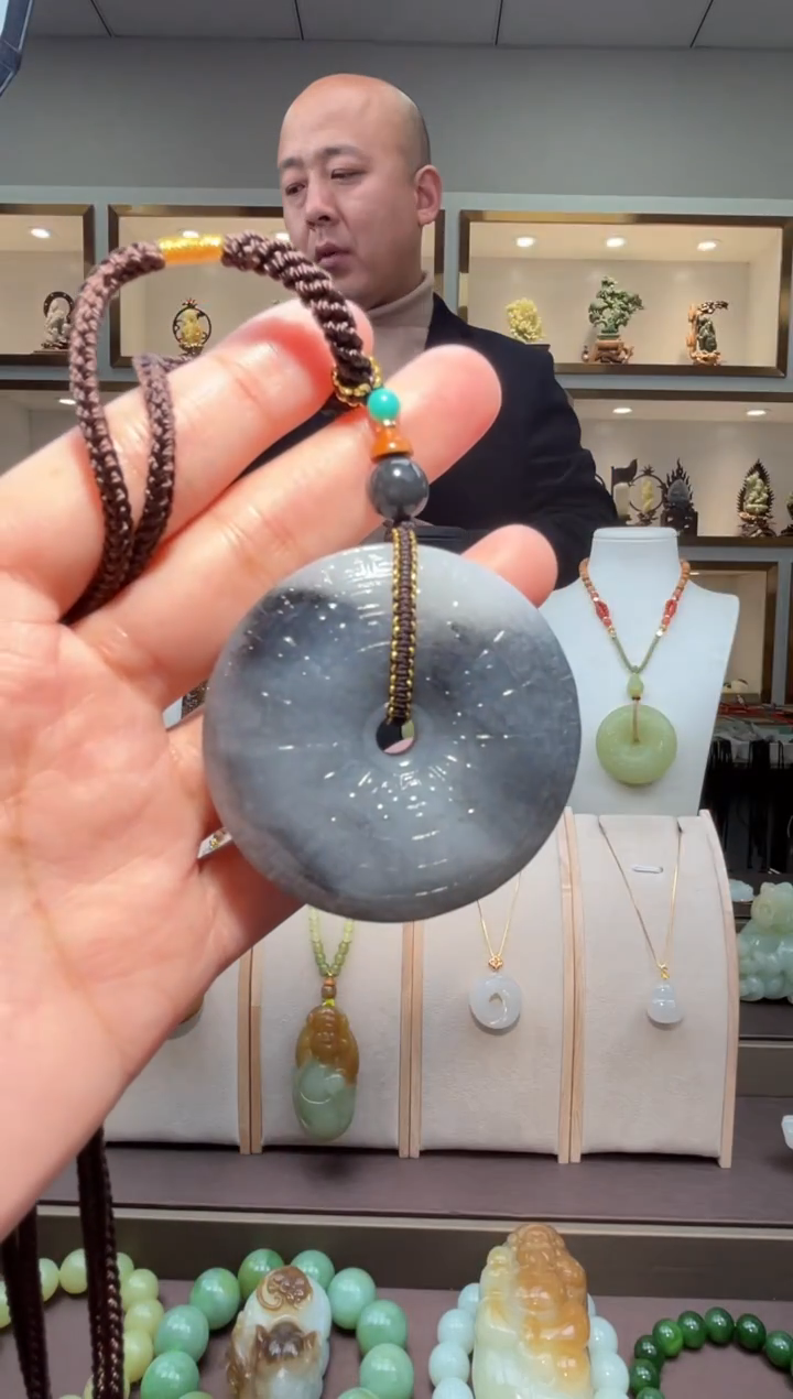 颈饰未镶嵌和田玉苏