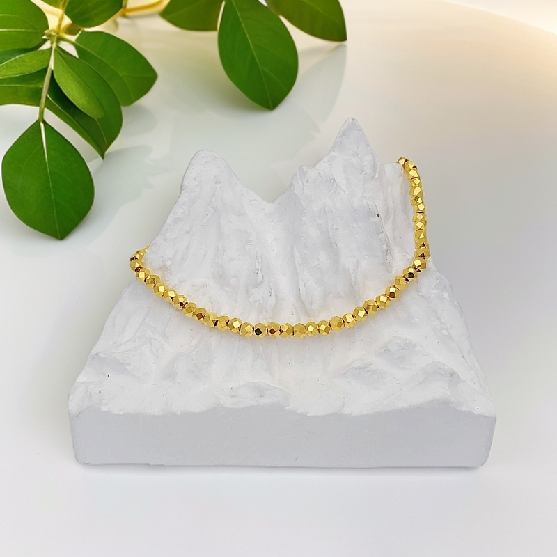 足金999 黄金蹦迪珠手链简约时尚，象征着佩戴者能够平安顺遂‌！