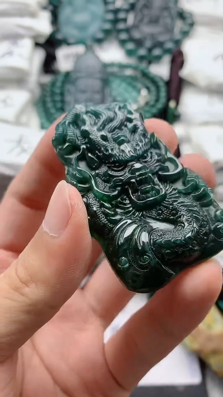 翡翠未镶嵌颈饰88888888888