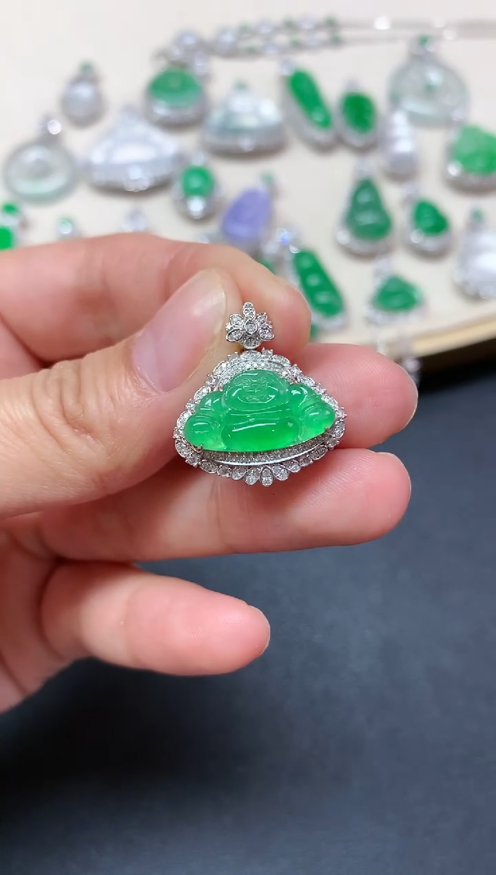 【闪购商品】翡翠吊坠(不含链)18K金镶嵌Q115|9800