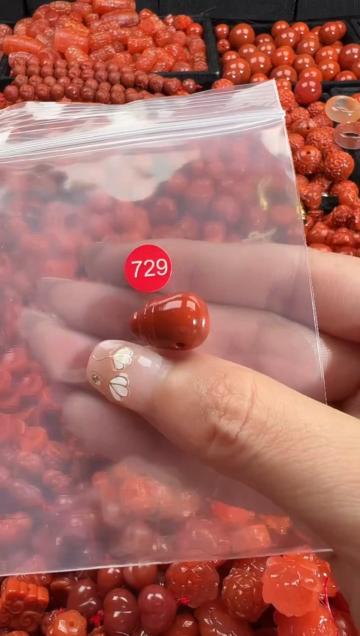 颈饰未镶嵌南红玛瑙1