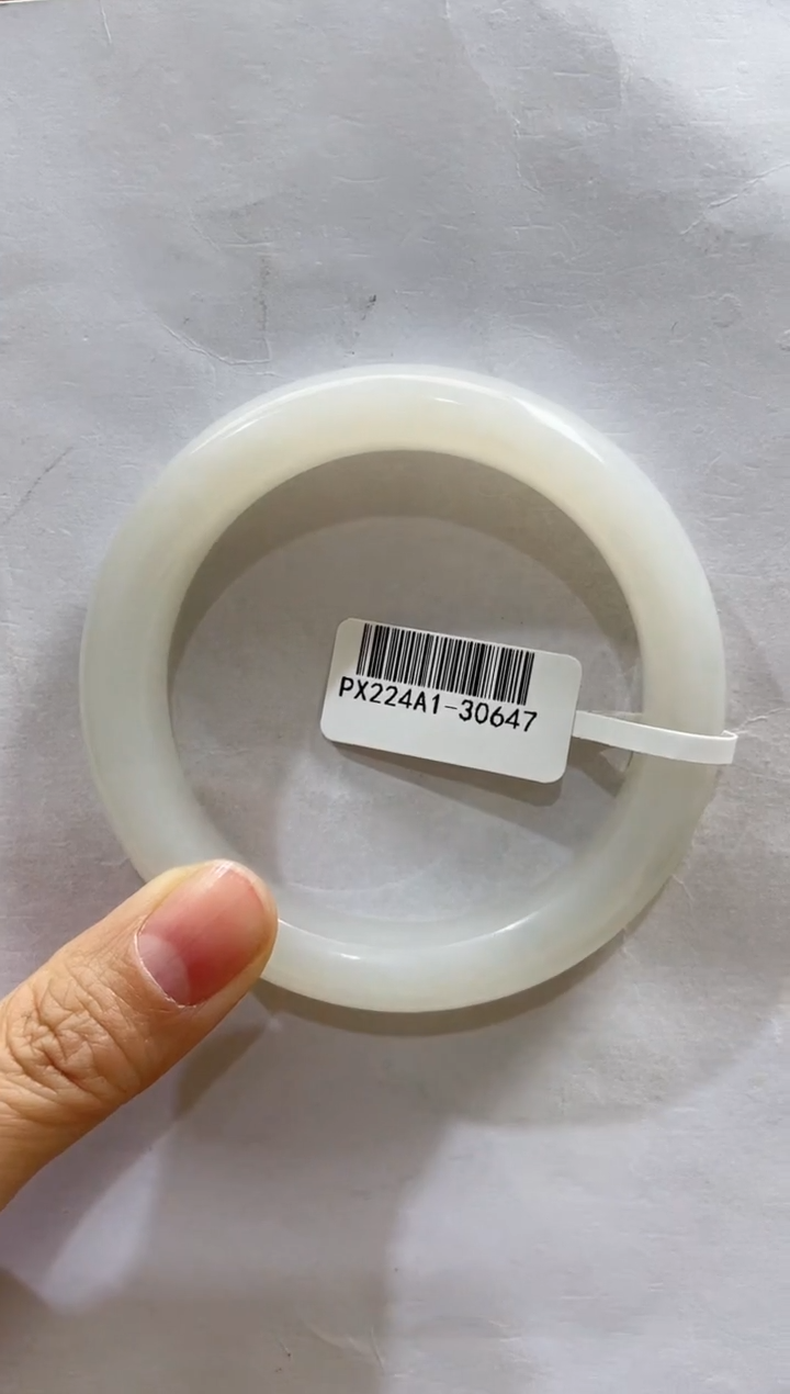 【闪购商品】和田玉手镯未镶嵌57