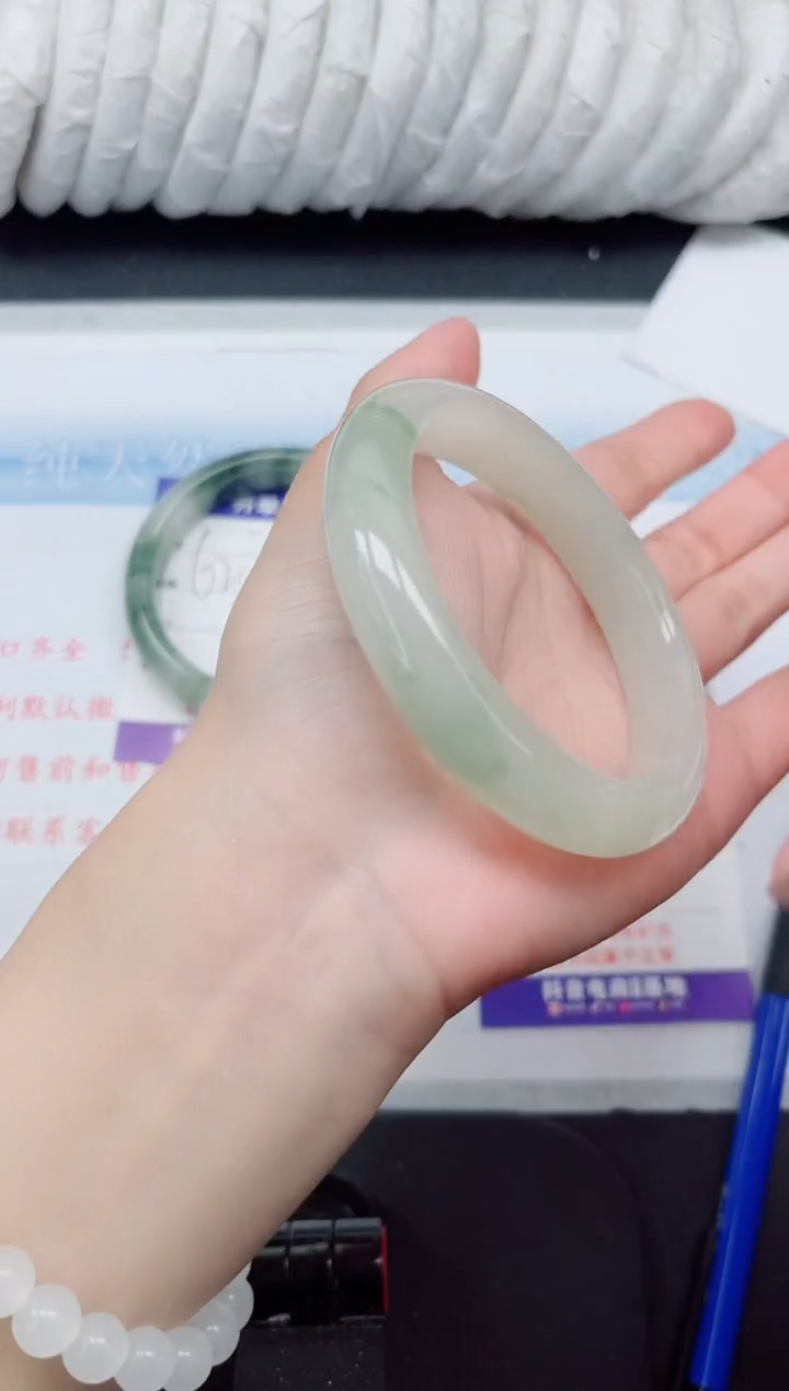 【闪购商品】石英质玉手镯未镶嵌225#56