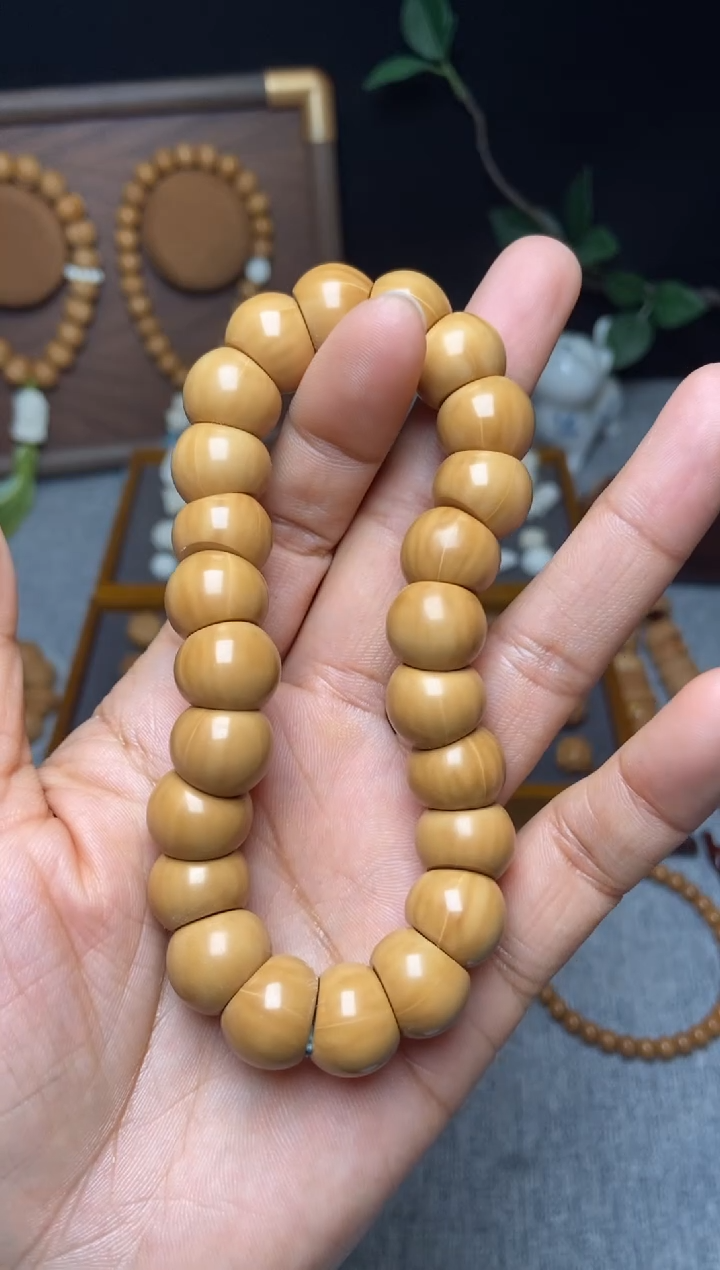 吊坠猴头核桃K****?蒜瓣大肠14.1炸纹之血丝款