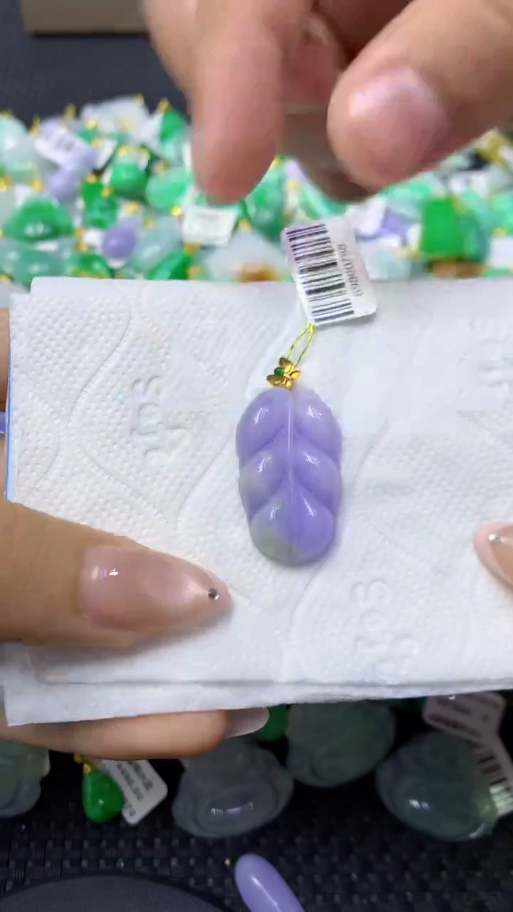 颈饰18K金镶嵌翡翠天然缅甸翡翠A货