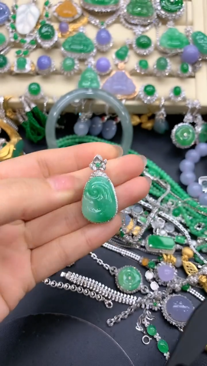 【闪购商品】翡翠颈饰18K金镶嵌410-中国好珍宝