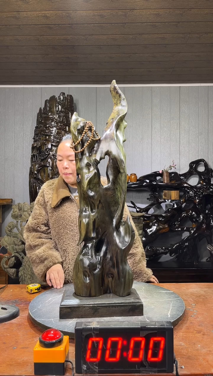 金丝楠灰*狼阴沉木随型摆件