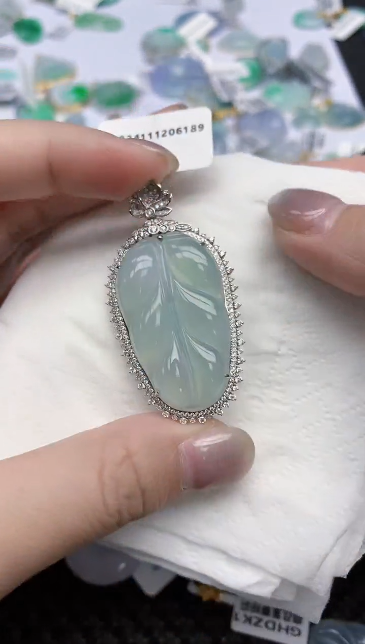 【闪购商品】翡翠颈饰18K金镶嵌天然翡翠A货