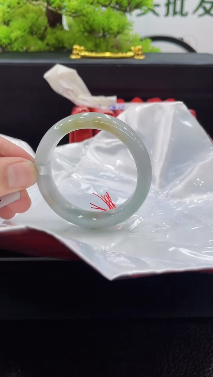 【闪购商品】翡翠手镯未镶嵌手镯