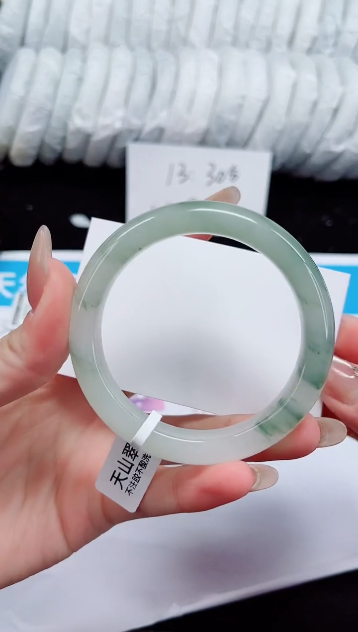 未镶嵌手镯石英质玉252-54/55