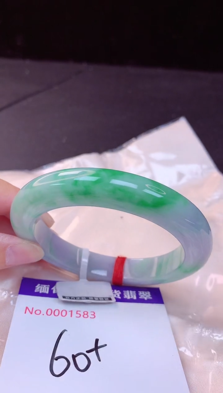 翡翠手镯未镶嵌60+             