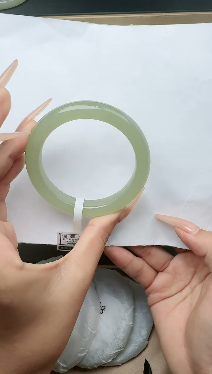 【闪购商品】和田玉手镯未镶嵌55.5圈口YY